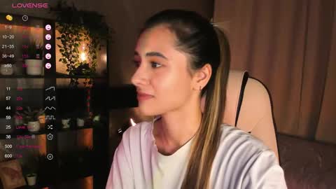 Snapshot of darlabelle chatting on 19, 11, 2025 Belle online show from 19, 11, 2025