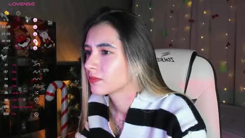 Snapshot of darlabelle chatting on 17, 12, 2025 Belle online show from 17, 12, 2025