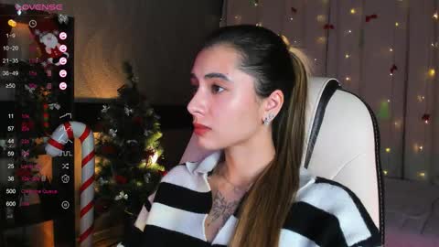 Snapshot of darlabelle chatting on 18, 12, 2025 Belle online show from 18, 12, 2025