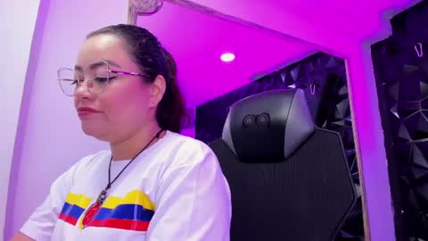 Snapshot of darlingbdsm_ chatting on 7, 7, 2026 Darling online show from 7, 7, 2026