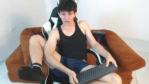 Snapshot of darrencolleen chatting on 20, 4, 2026 darrencolleen online show from 20, 4, 2026