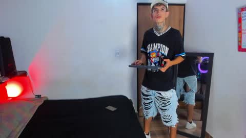 Snapshot of darwin_stark chatting on 12, 5, 2026 darwin_stark online show from 12, 5, 2026