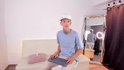 Snapshot of darwin_stark chatting on 27, 6, 2026 darwin_stark online show from 27, 6, 2026