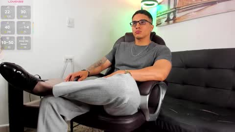 Snapshot of dash_bukoski chatting on 16, 12, 2025 Dash online show from 16, 12, 2025