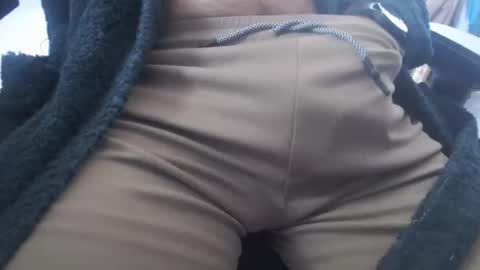 Snapshot of davdao3 chatting on 18, 10, 2025 davdao3 online show from 18, 10, 2025