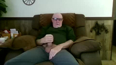 Snapshot of dave571960 chatting on 2, 5, 2026 dave571960 online show from 2, 5, 2026