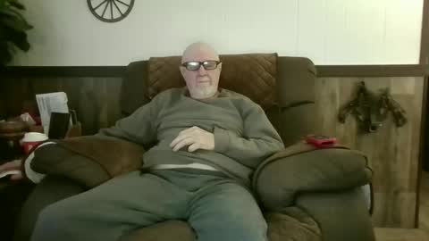 Snapshot of dave571960 chatting on 10, 5, 2026 dave571960 online show from 10, 5, 2026