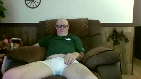 Snapshot of dave571960 chatting on 20, 5, 2026 dave571960 online show from 20, 5, 2026