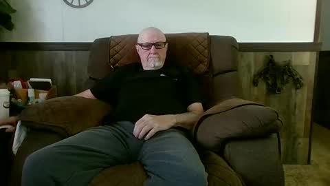 Snapshot of dave571960 chatting on 23, 5, 2026 dave571960 online show from 23, 5, 2026
