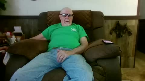 Snapshot of dave571960 chatting on 27, 5, 2026 dave571960 online show from 27, 5, 2026