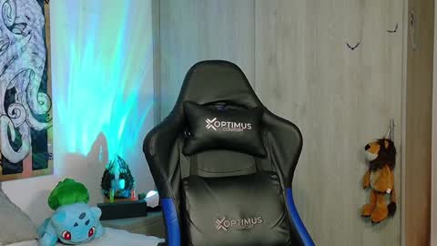 DAVE MAX online show from 2, 2, 2025