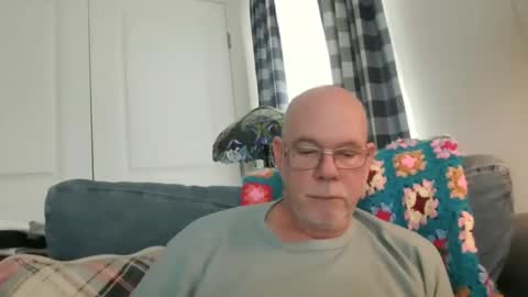 Snapshot of davesfun2 chatting on 1, 2, 2026 davesfun2 online show from 1, 2, 2026