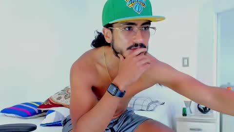 Hey im David that loves to explore and speak their fantasies. Very open talktative and nice. Feel free to chat with me online show from 17, 12, 2025