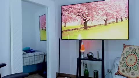 Snapshot of david_johnson372 chatting on 17, 6, 2026 Hey im David that loves to explore and speak their fantasies. Very open talktative and nice. Feel free to chat with me online show from 17, 6, 2026