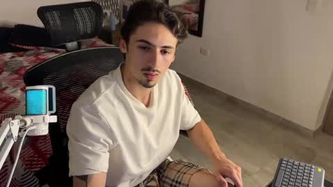 Snapshot of david_muller_ chatting on 27, 4, 2026 David online show from 27, 4, 2026
