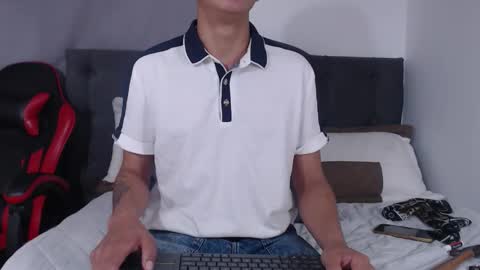 Snapshot of david_savage_ chatting on 3, 12, 2025 david online show from 3, 12, 2025
