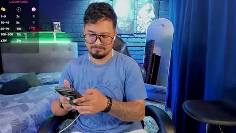 Snapshot of daviidevans chatting on 8, 7, 2026 David Evans online show from 8, 7, 2026