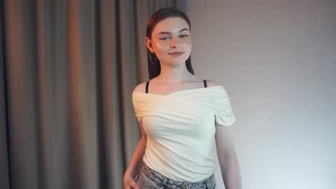 Snapshot of davinagreengo chatting on 21, 4, 2026 Louise online show from 21, 4, 2026