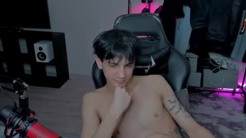 Snapshot of davisross chatting on 4, 3, 2025 davis online show from 4, 3, 2025