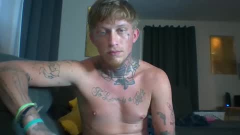 Snapshot of daytonadalton chatting on 15, 11, 2025 Daytona Dalton online show from 15, 11, 2025