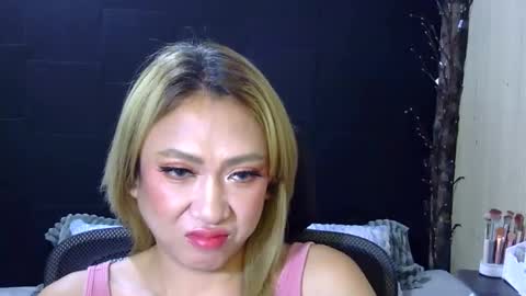 Snapshot of dazzlinglady44 chatting on 9, 5, 2026 stephaniechim online show from 9, 5, 2026