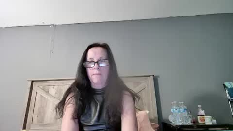 Dazzling Peach Goddess online show from 6, 3, 2025