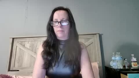 Dazzling Peach Goddess online show from 7, 3, 2025