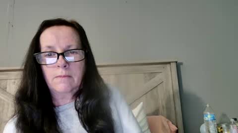 Dazzling Peach Goddess online show from 9, 3, 2025