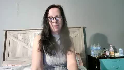 Dazzling Peach Goddess online show from 10, 3, 2025