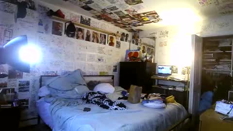 Snapshot of dbeamon92 chatting on 9, 3, 2026 dbeamon92 online show from 9, 3, 2026