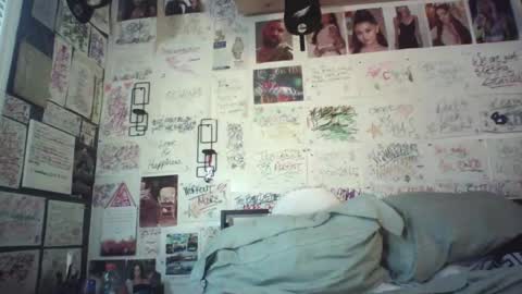 Snapshot of dbeamon92 chatting on 2, 4, 2026 dbeamon92 online show from 2, 4, 2026