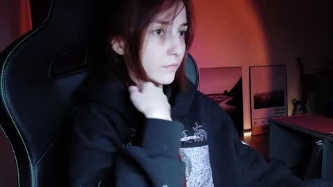 Snapshot of dead_girll chatting on 29, 5, 2026 freak online show from 29, 5, 2026