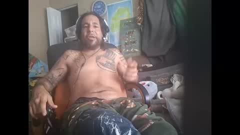 Snapshot of deadbirdink8o8 chatting on 6, 5, 2026 deadbirdink8o8 online show from 6, 5, 2026