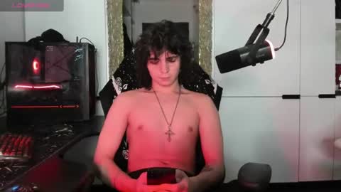 Snapshot of dean_raven chatting on 5, 8, 2026 dean_raven online show from 5, 8, 2026