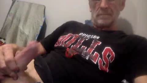 Snapshot of deanofflove221000 chatting on 5, 10, 2025 deanofflove221000 online show from 5, 10, 2025