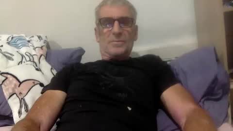 Snapshot of deanofflove221000 chatting on 16, 11, 2025 deanofflove221000 online show from 16, 11, 2025