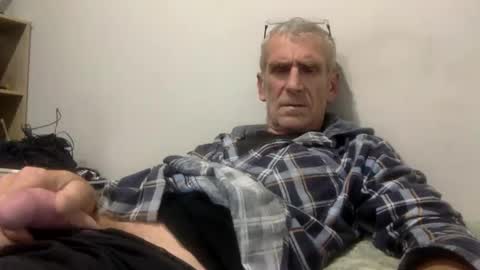 deanofflove221000 online show from 6, 4, 2026