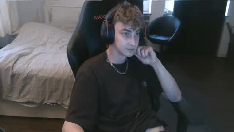 Snapshot of deanparkerx chatting on 29, 4, 2026 Dean online show from 29, 4, 2026