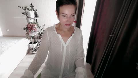 Snapshot of dear_mia_ chatting on 17, 10, 2025 Mia online show from 17, 10, 2025