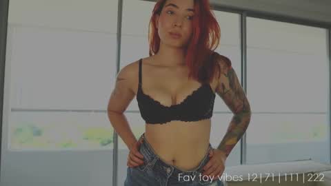 Snapshot of dearnina chatting on 9, 10, 2025 NINA   30OFF online show from 9, 10, 2025