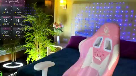 Snapshot of debbie_taylor chatting on 12, 7, 2026 Debbie Mon Tue Fri Sun Sat GMT 3 1000am - 0400pm online show from 12, 7, 2026
