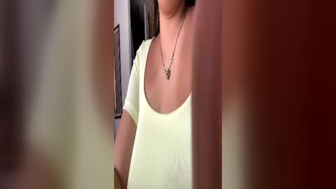 Snapshot of debie_lehee chatting on 19, 6, 2026 Victoria online show from 19, 6, 2026
