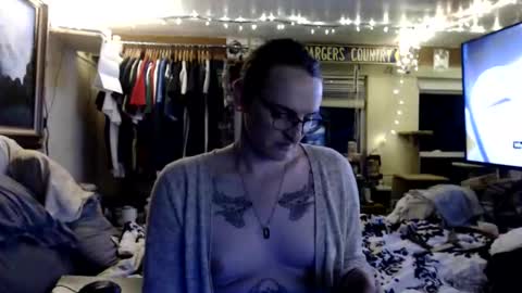Snapshot of deep_hole_girl chatting on 18, 5, 2026 deep_hole_girl online show from 18, 5, 2026