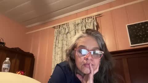 Tori online show from 4, 3, 2026