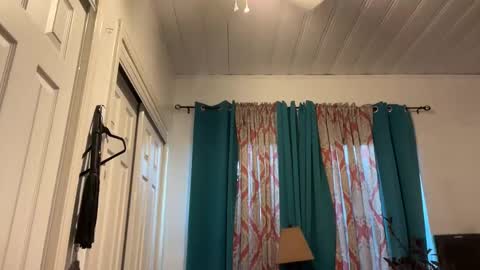 Tori online show from 12, 3, 2026