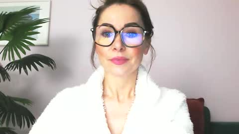Snapshot of delilah_sweet chatting on 8, 6, 2026 delilah_sweet online show from 8, 6, 2026