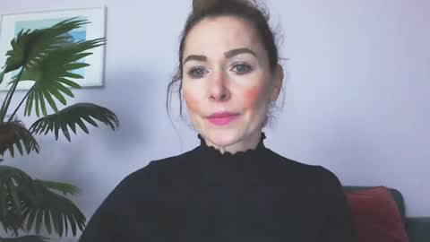 Snapshot of delilah_sweet chatting on 15, 6, 2026 delilah_sweet online show from 15, 6, 2026