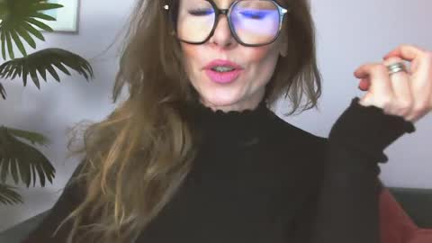 Snapshot of delilah_sweet chatting on 16, 6, 2026 delilah_sweet online show from 16, 6, 2026