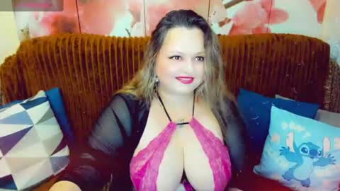 Snapshot of delinnia chatting on 27, 6, 2026 Margo online show from 27, 6, 2026