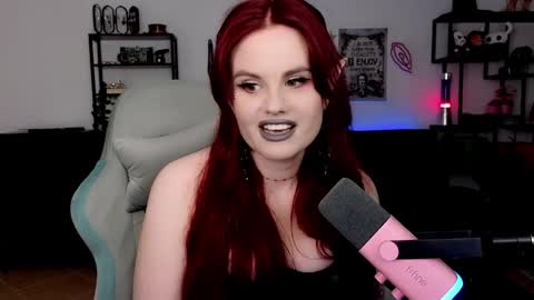 Snapshot of dellacrush_ chatting on 8, 4, 2026 dellacrush_ online show from 8, 4, 2026